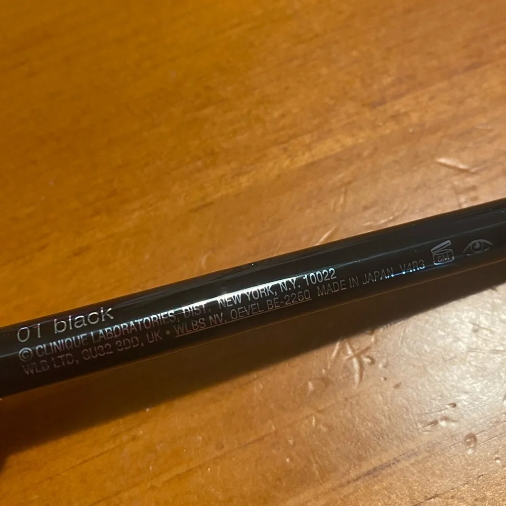 CLINIQUE High Impact Easy Liquid Liner